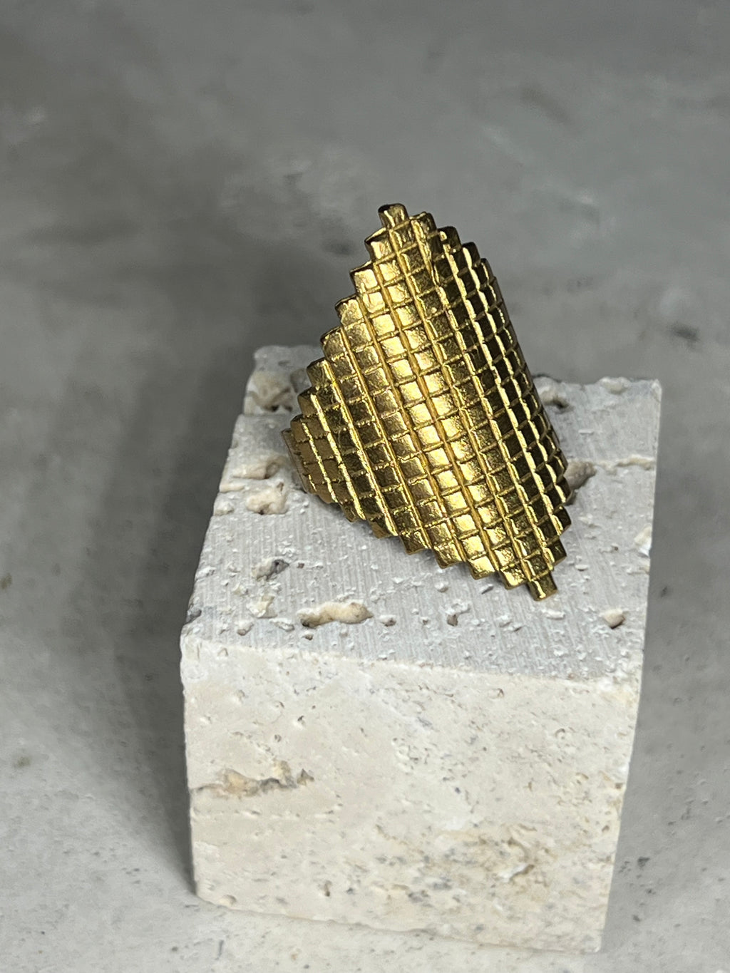 Cubia Ring