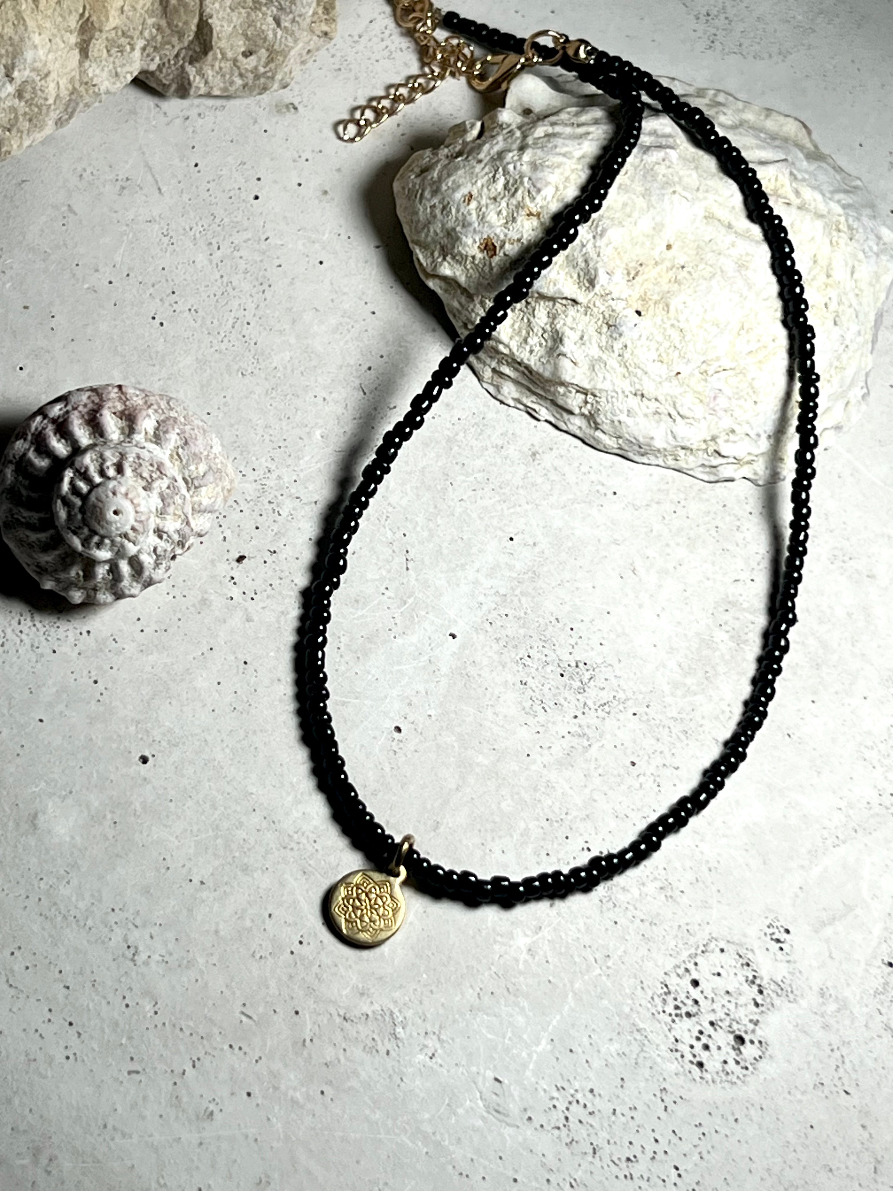 Cutie Perlenkette black Pearls with Flower of Life
