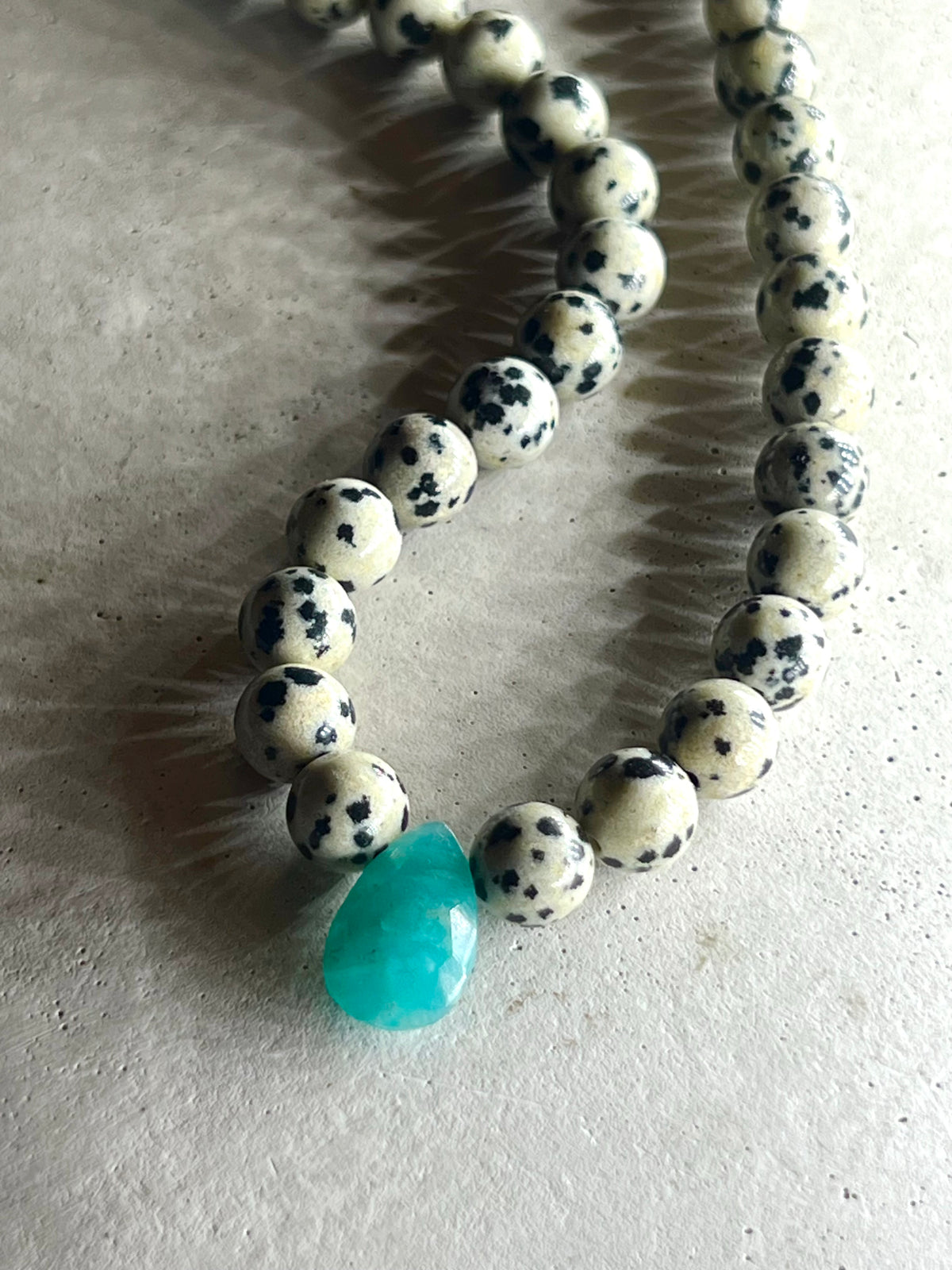 Dalmatiner Jaspis Choker Amazonit