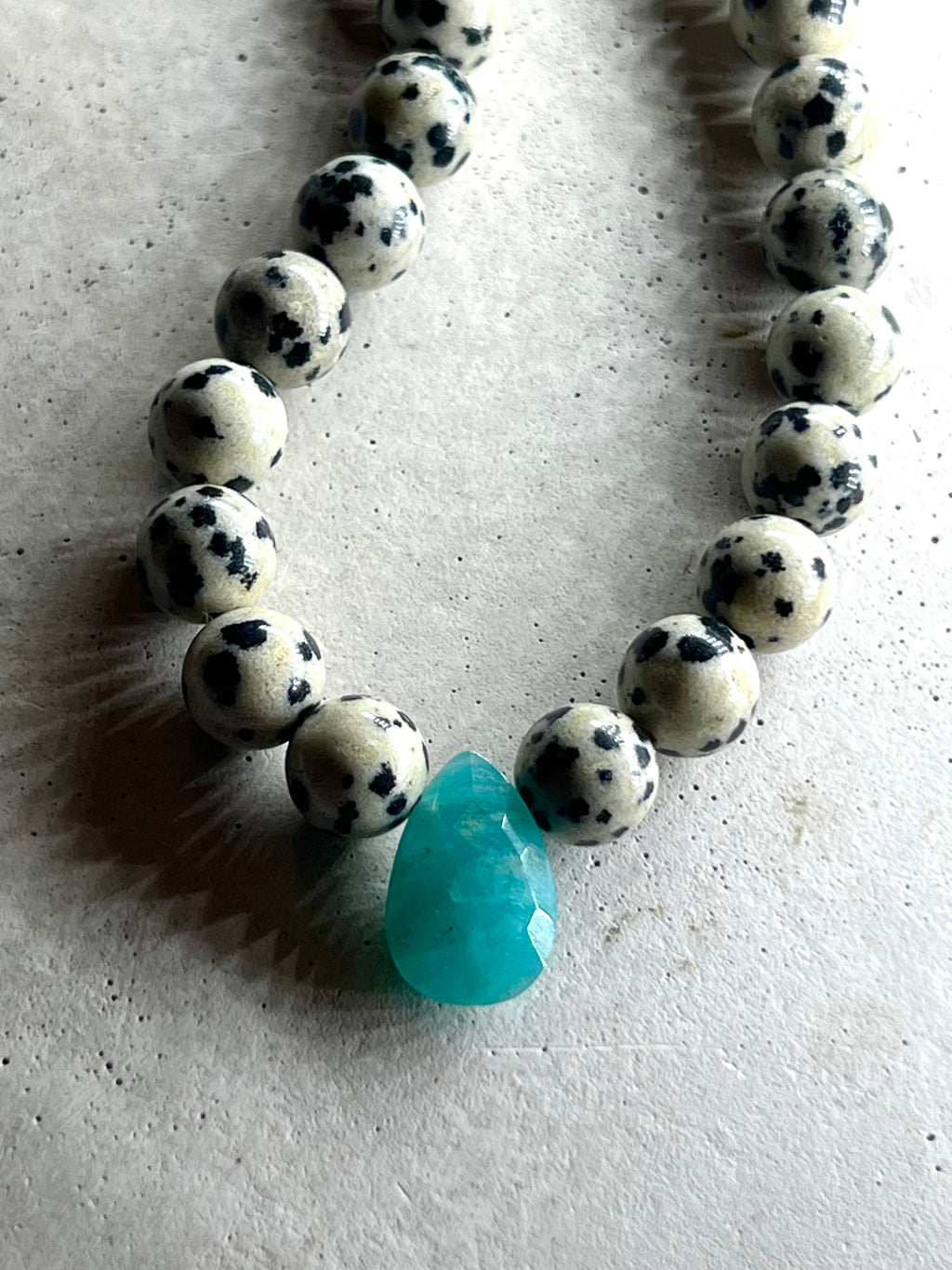 Dalmatiner Jaspis Choker Amazonit