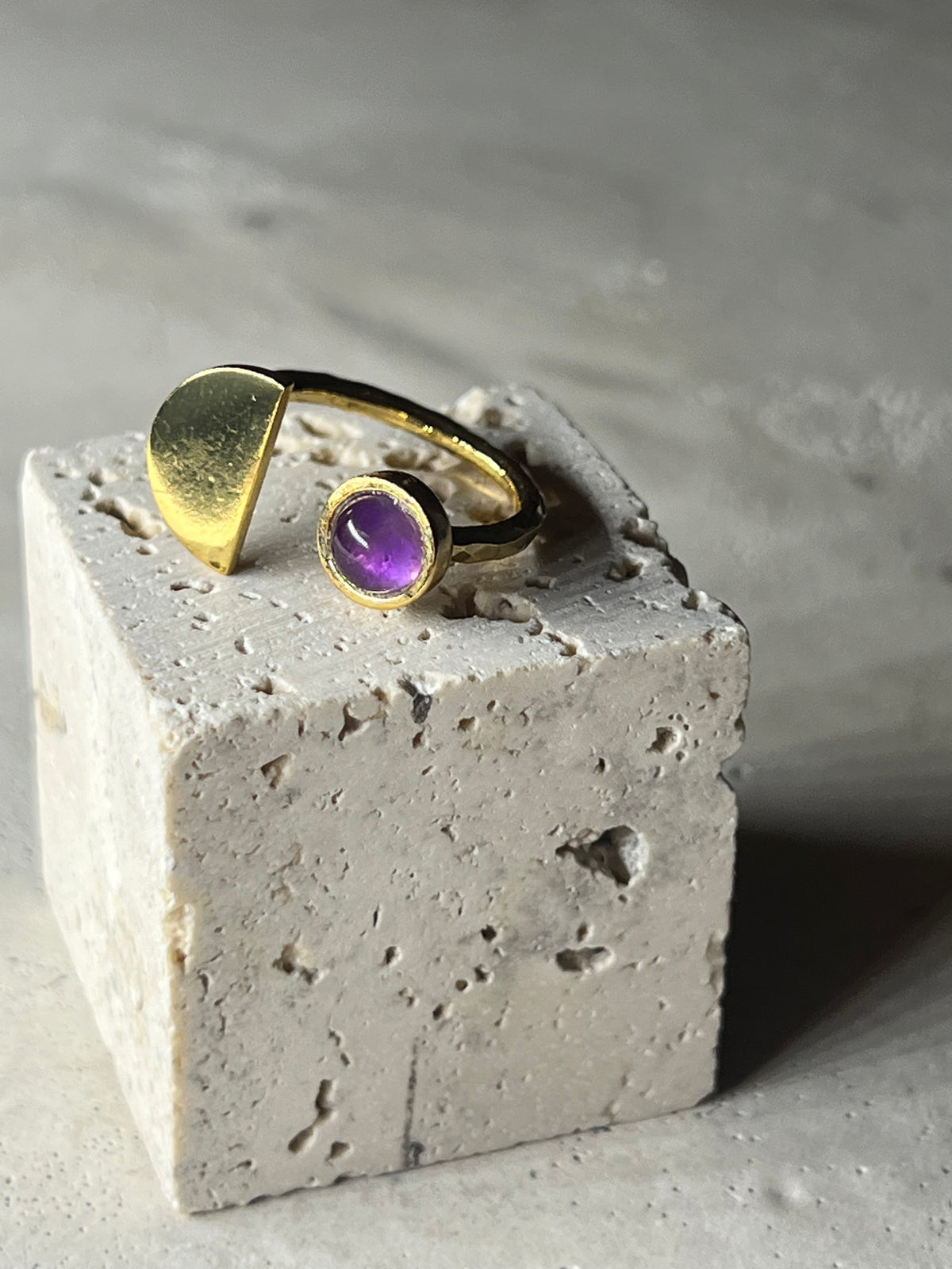 Tini mit Amethyst