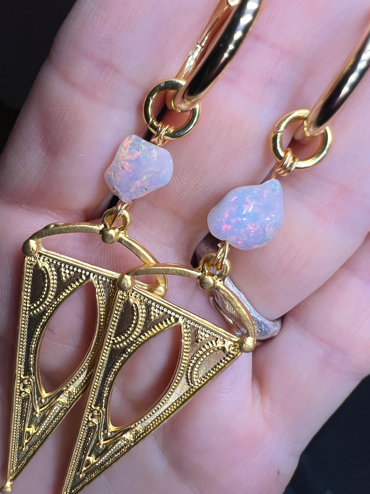 Devi golden Opal 18k