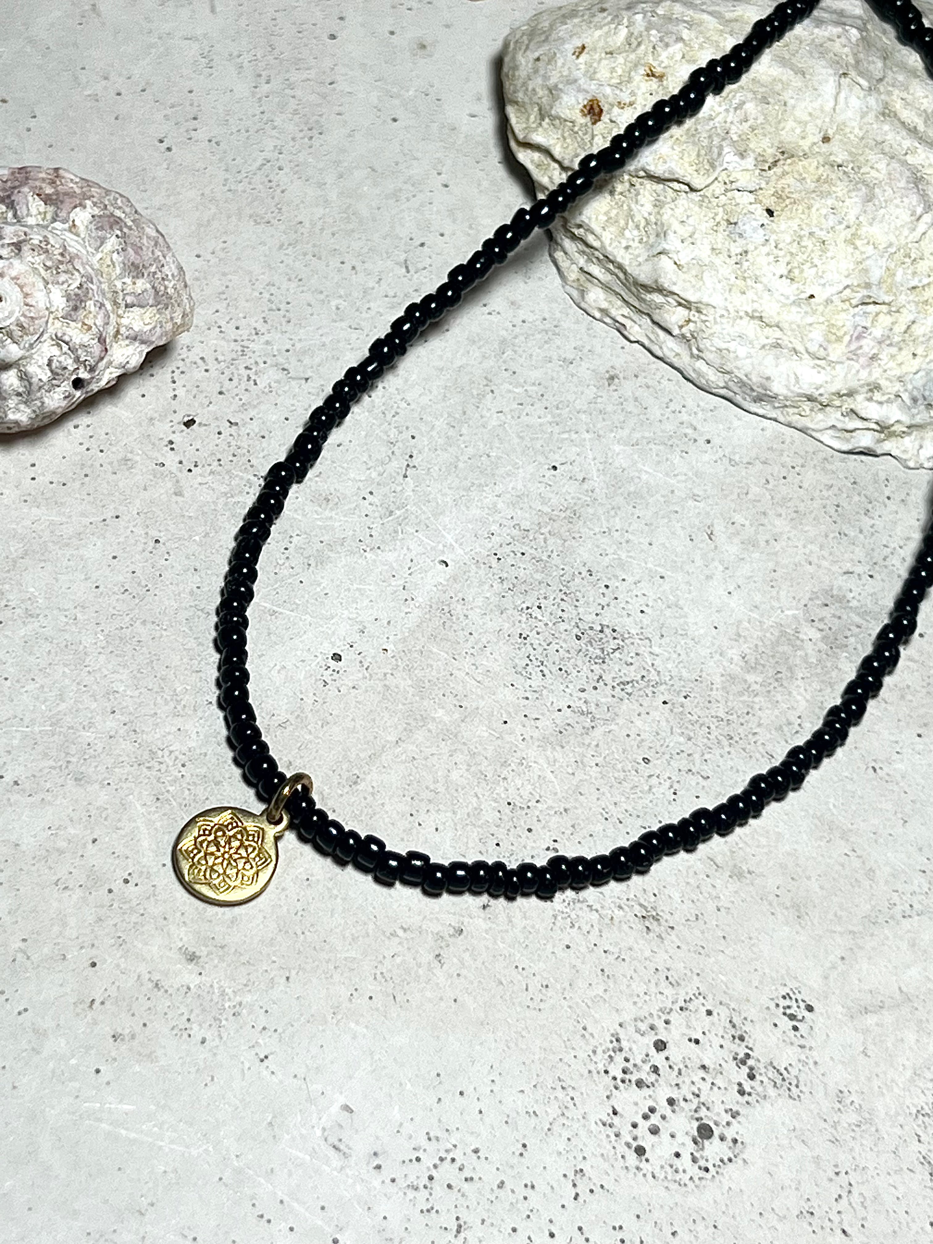 Cutie Perlenkette black Pearls with Flower of Life