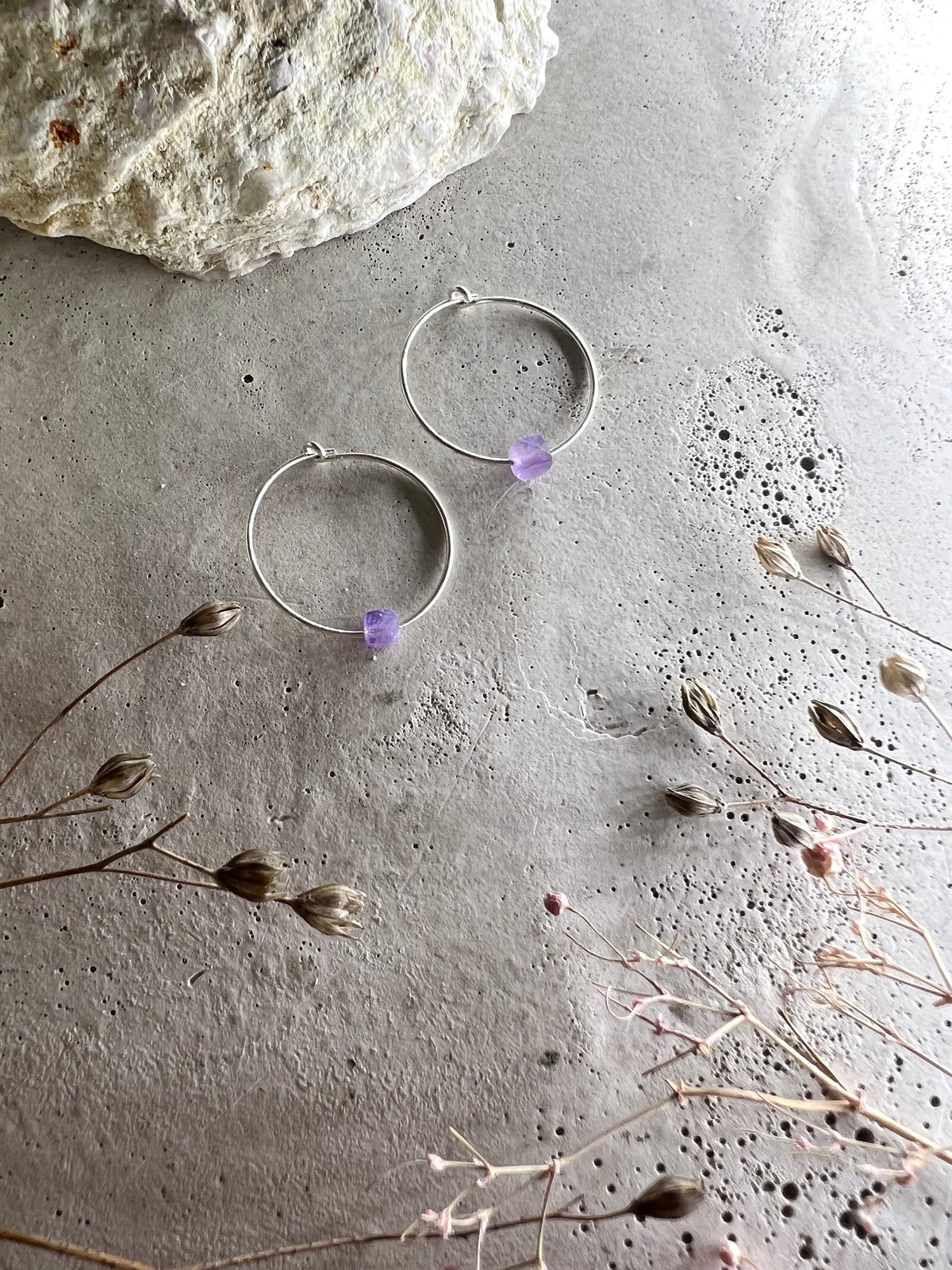 Yulia Silbercreolen mit Amethyst