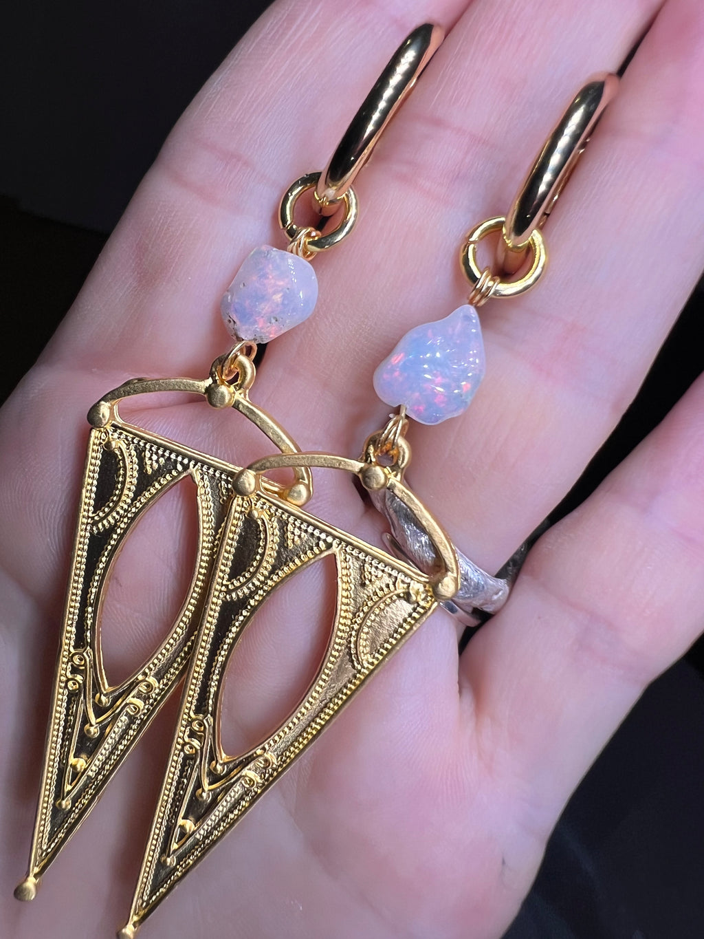 Devi golden Opal 18k