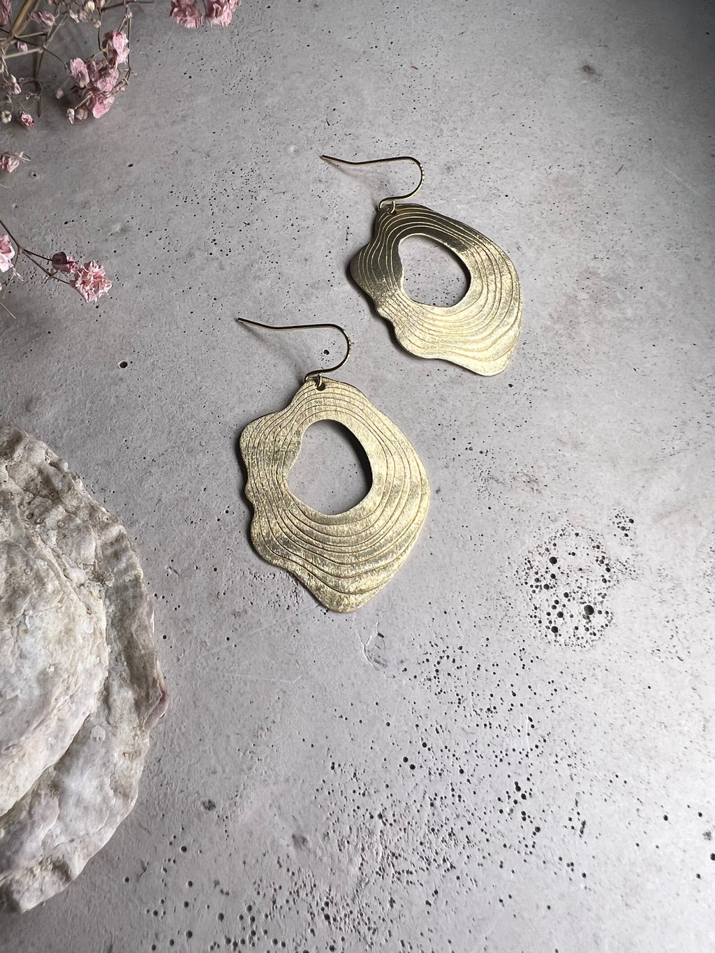 Organic oval cirlculation